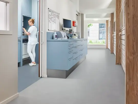 Revêtement de sol hôpital santé PVC compact Eternal | Forbo Flooring Systems